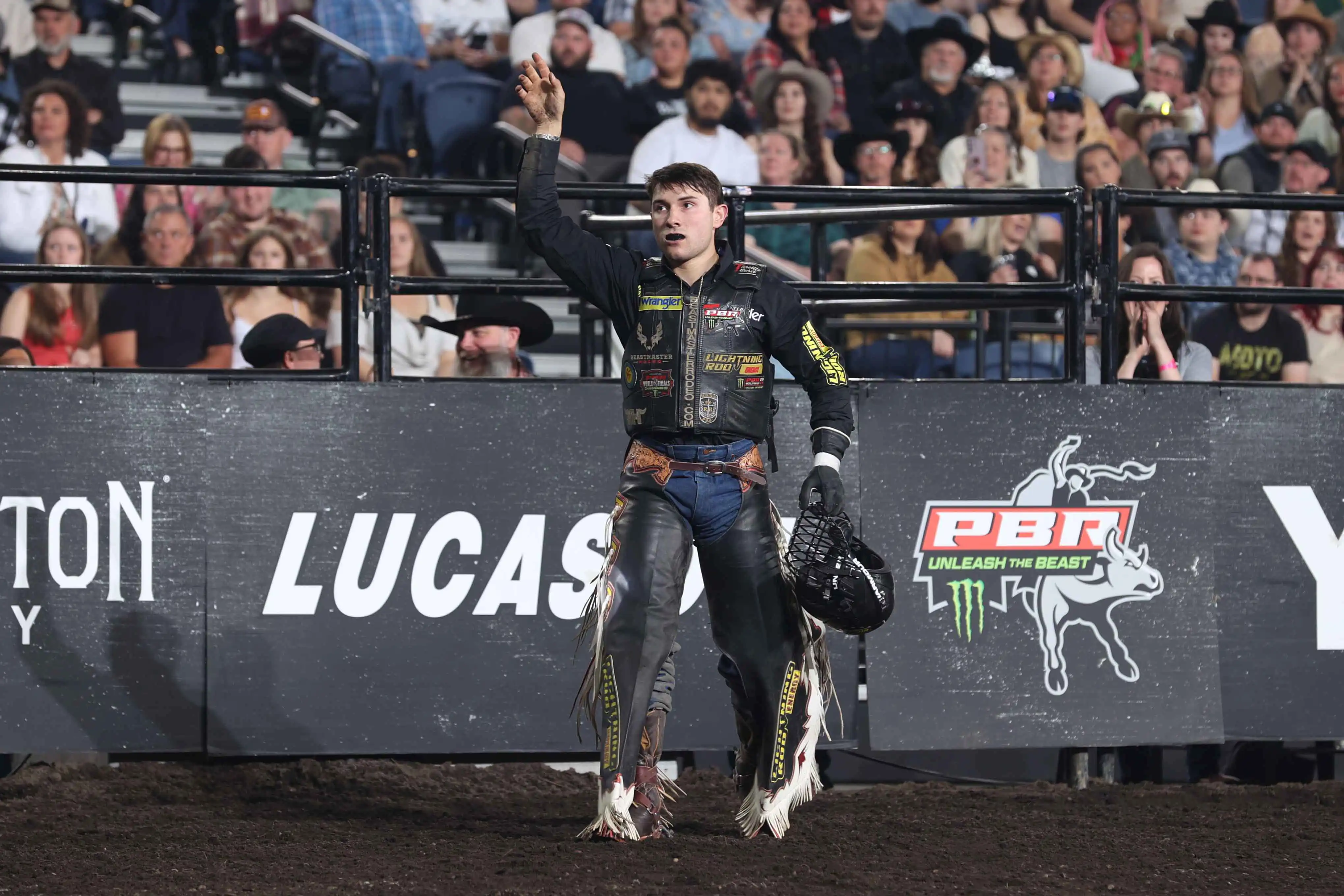 25 LIVE Tacoma 01 164