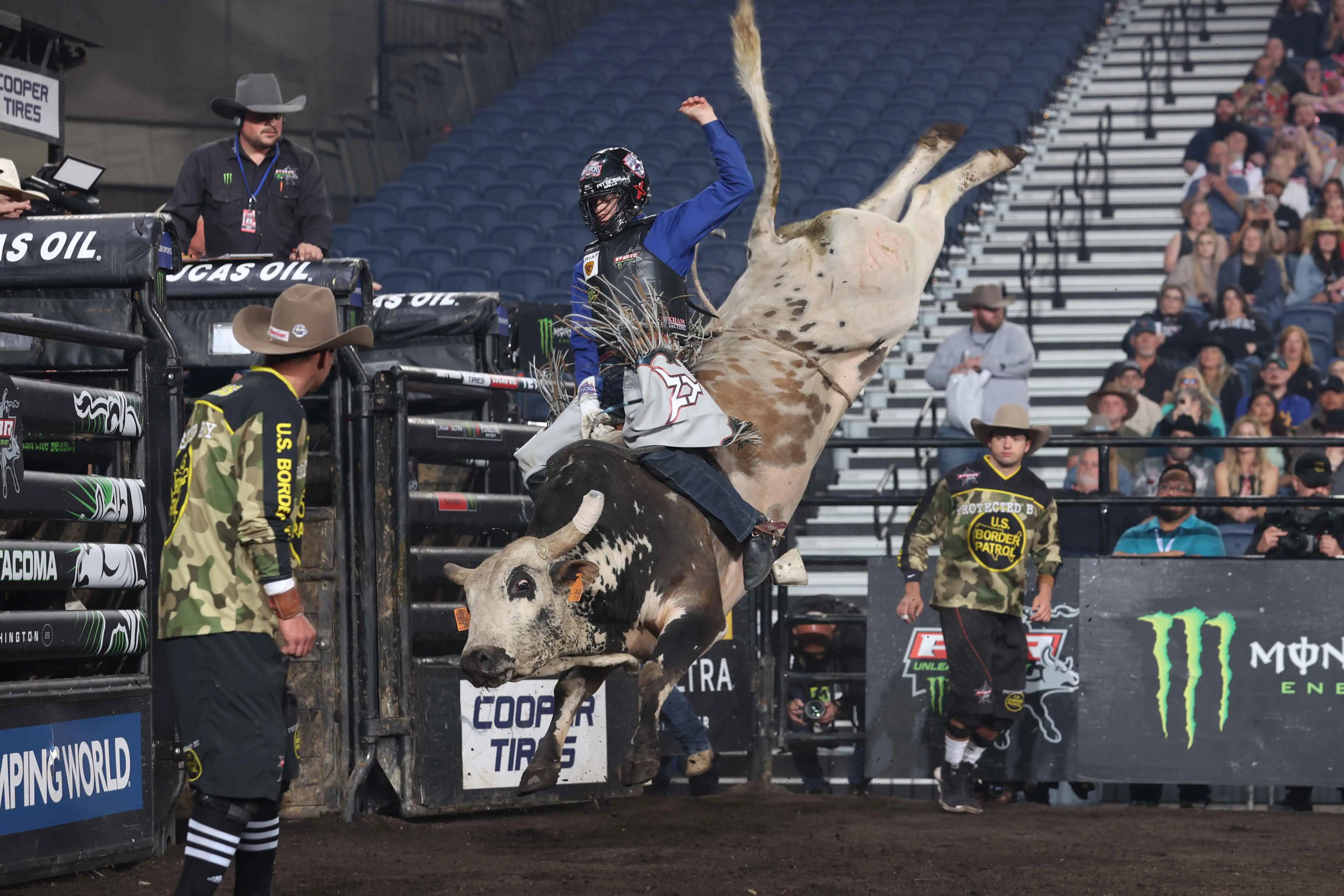 25 LIVE Tacoma 02 073