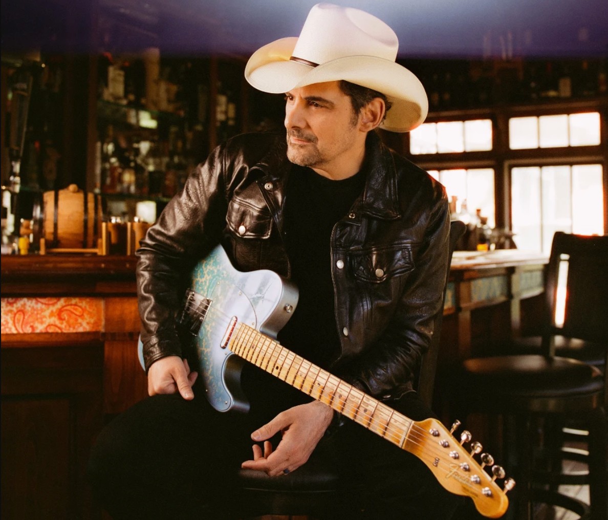 COLLEGIATE RIVALRIES & A COUNTRY ICON