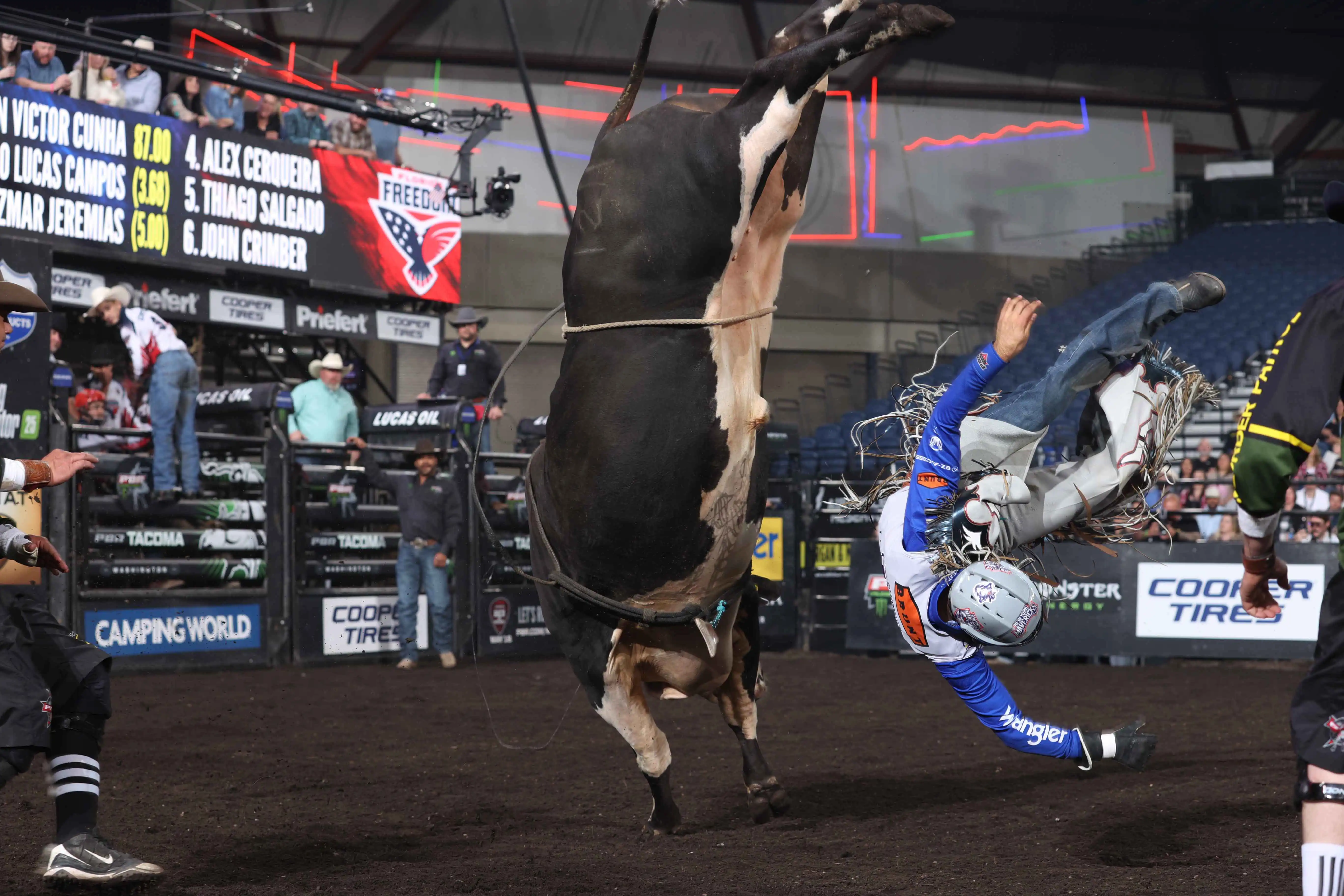 25 LIVE Tacoma 01 274