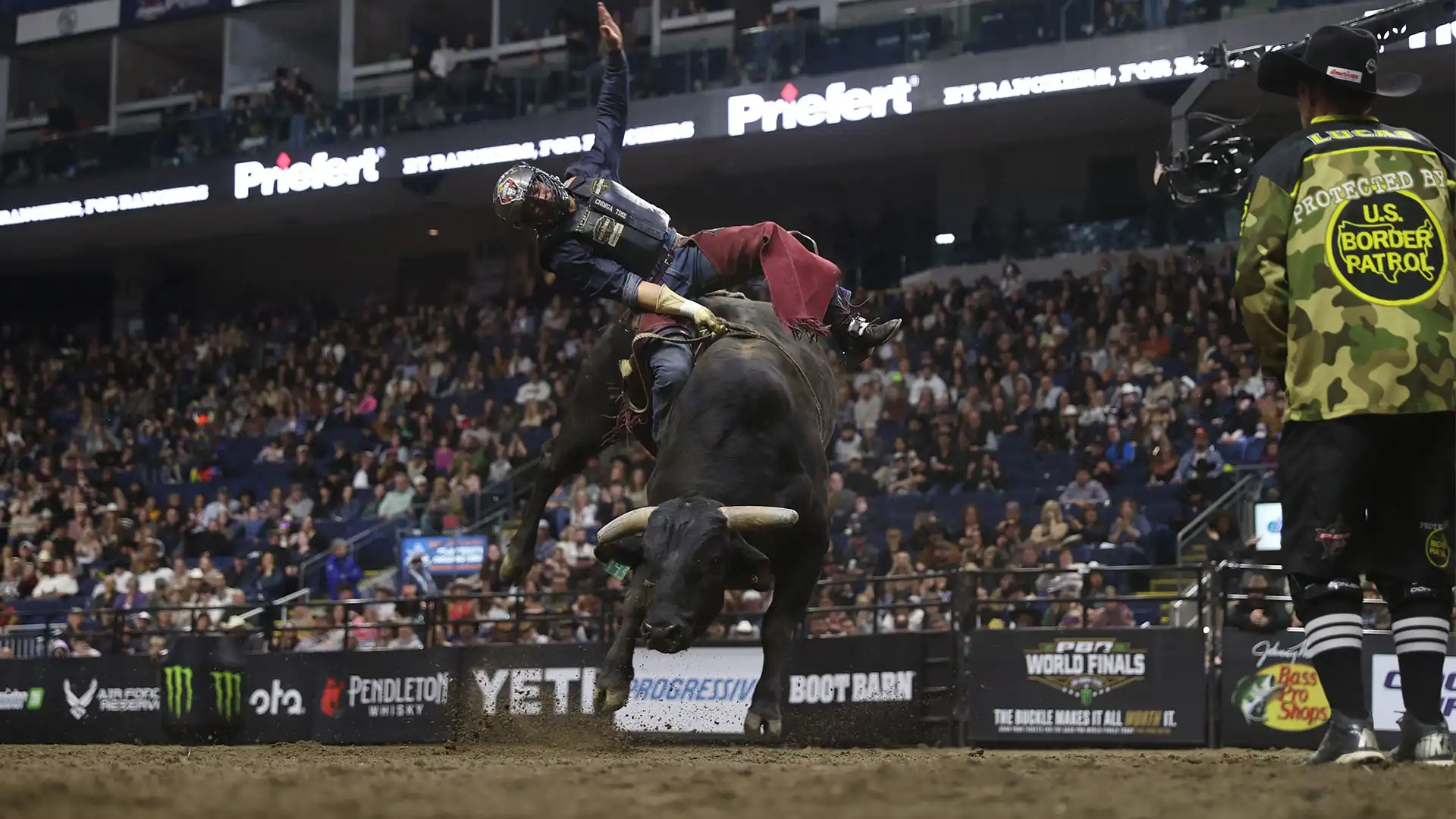 Through sheer grit and try, Andrew Alvidrez hangs on to win PBR’s premier tour debut in Bridgeport