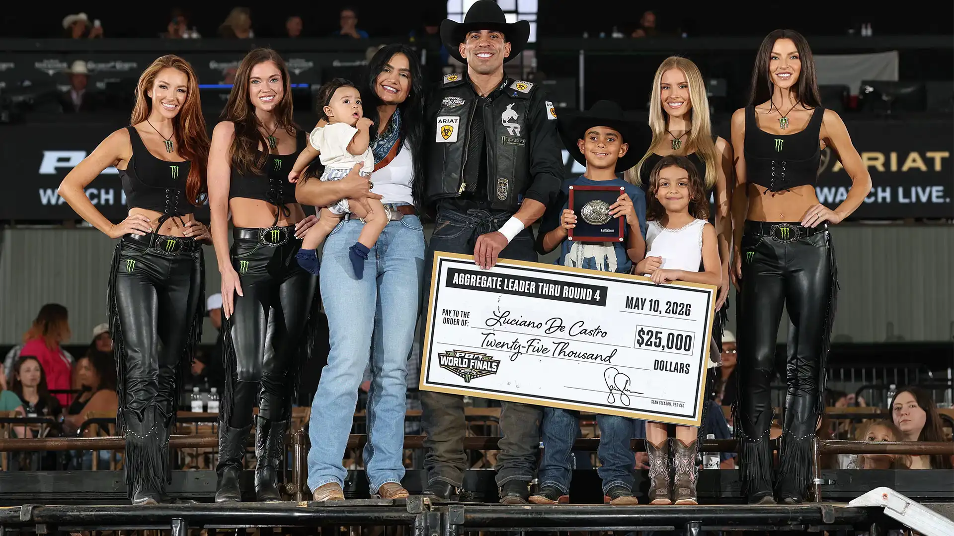Progressive Insure the Win: With thirteenth-straight qualified ride, Luciano De Castro advances to 4-for-4 to lead 2026 PBR World Finals: Unleash The Beast